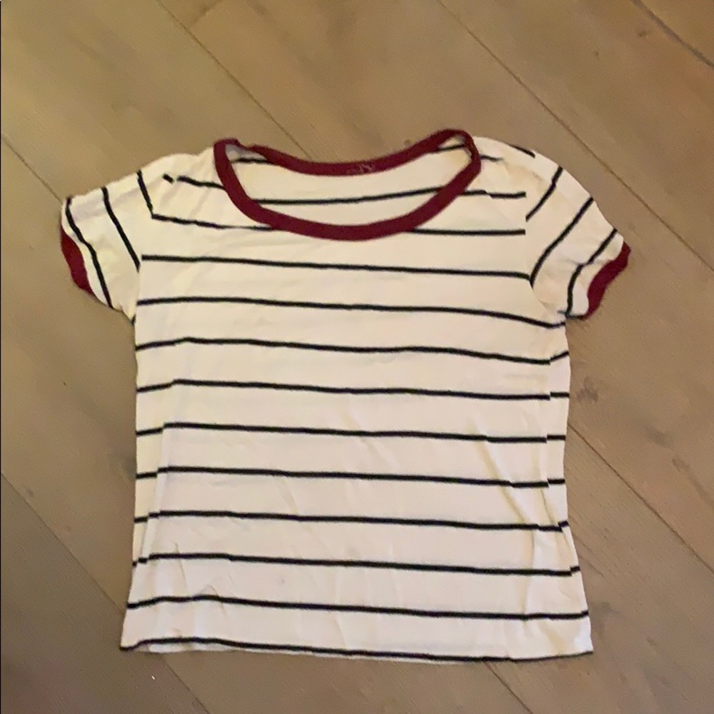 Tillys size large tee shirt